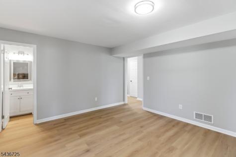 10 Red Oak Way Bridgewater NJ 08807
