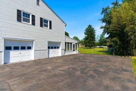 10 Red Oak Way Bridgewater NJ 08807
