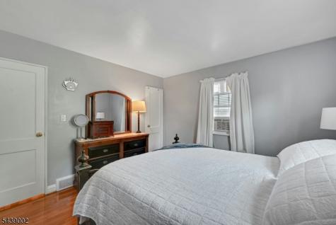 85 Edison Street Clifton NJ 07013
