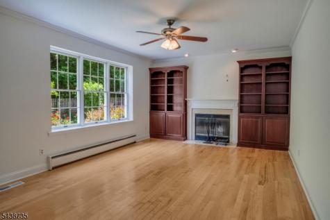 8 Glen Eagles Road Washington NJ 07882