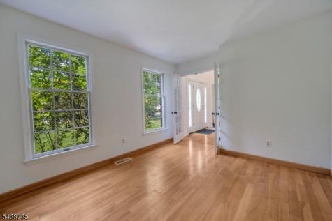 8 Glen Eagles Road Washington NJ 07882
