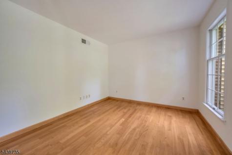 8 Glen Eagles Road Washington NJ 07882