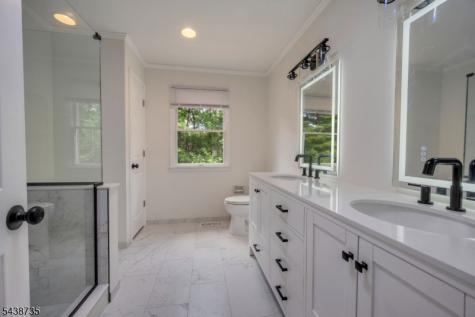 8 Glen Eagles Road Washington NJ 07882