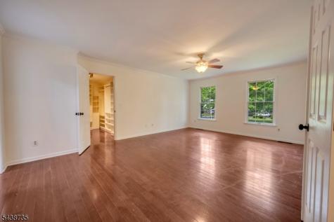 8 Glen Eagles Road Washington NJ 07882
