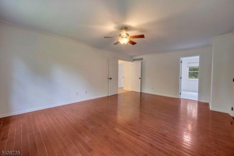 8 Glen Eagles Road Washington NJ 07882