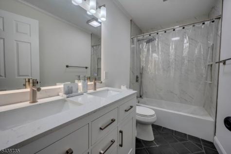 8 Glen Eagles Road Washington NJ 07882
