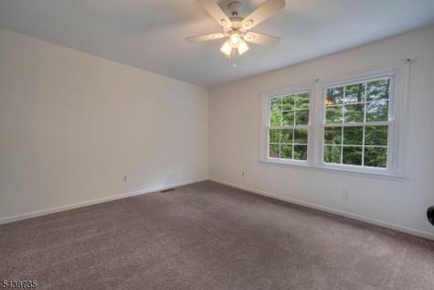8 Glen Eagles Road Washington NJ 07882
