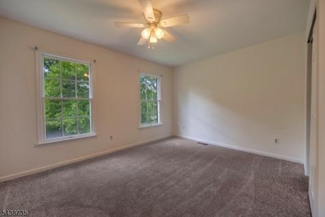 8 Glen Eagles Road Washington NJ 07882