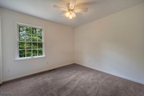 8 Glen Eagles Road Washington NJ 07882