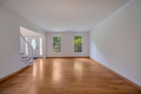8 Glen Eagles Road Washington NJ 07882