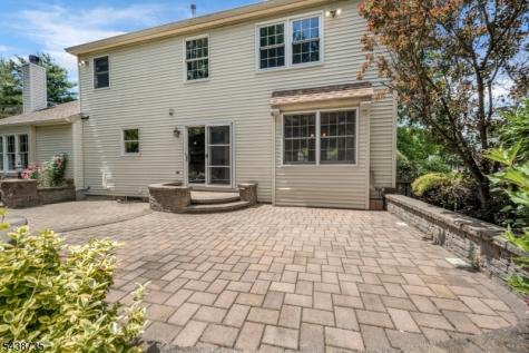 8 Glen Eagles Road Washington NJ 07882