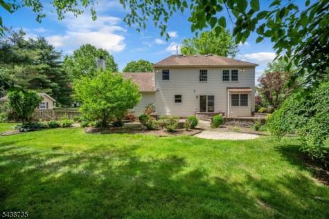 8 Glen Eagles Road Washington NJ 07882