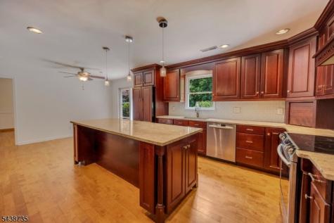 8 Glen Eagles Road Washington NJ 07882