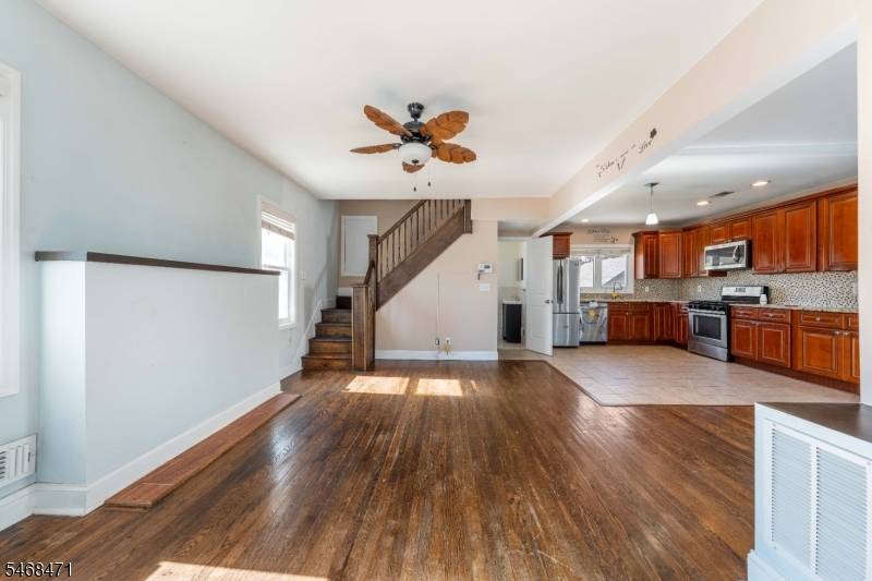 824 Chestnut Street Roselle NJ 07203