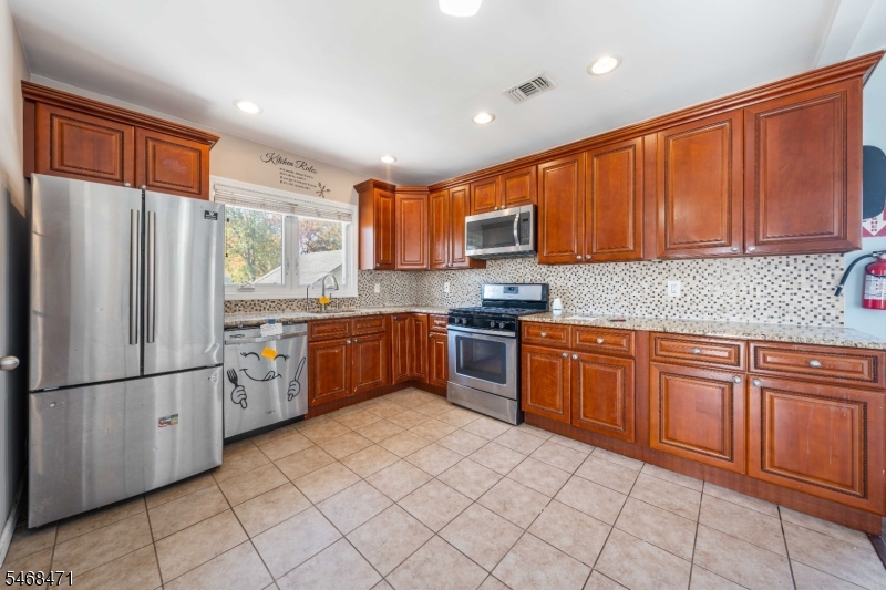 824 Chestnut Street Roselle NJ 07203