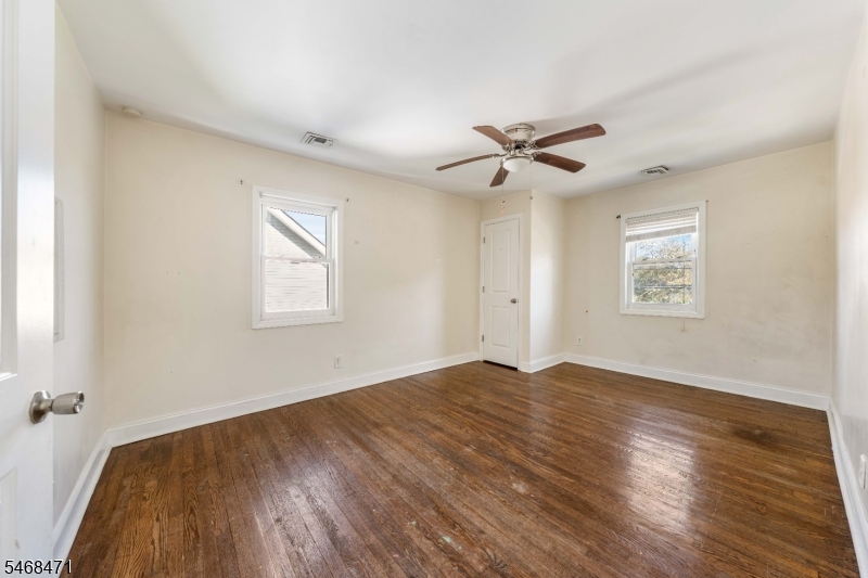 824 Chestnut Street Roselle NJ 07203