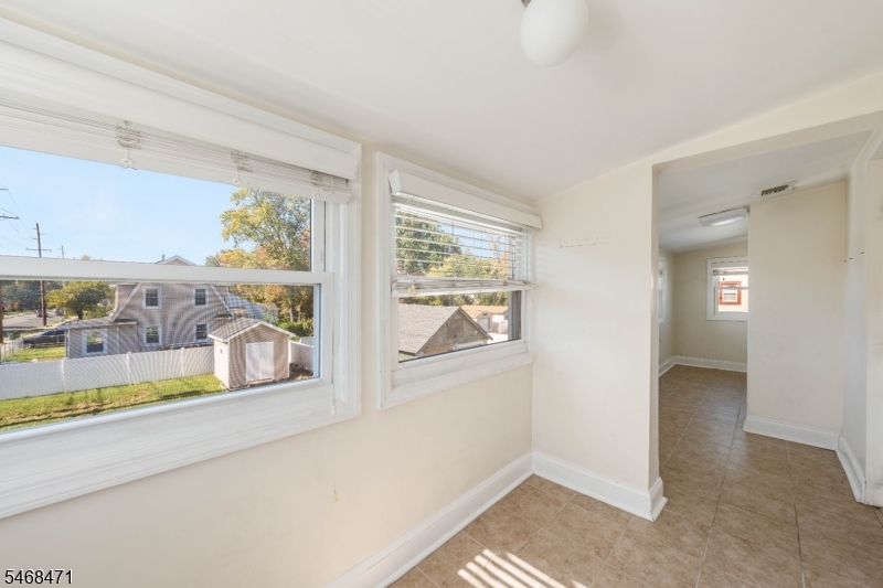 824 Chestnut Street Roselle NJ 07203