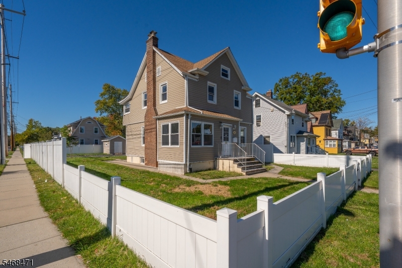 824 Chestnut Street Roselle NJ 07203