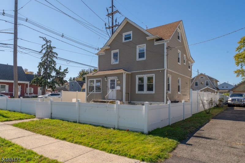 824 Chestnut Street Roselle NJ 07203