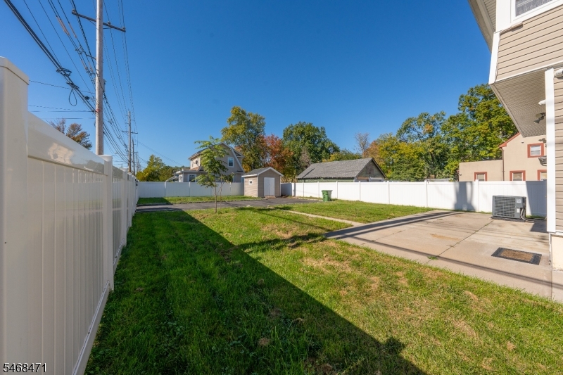 824 Chestnut Street Roselle NJ 07203