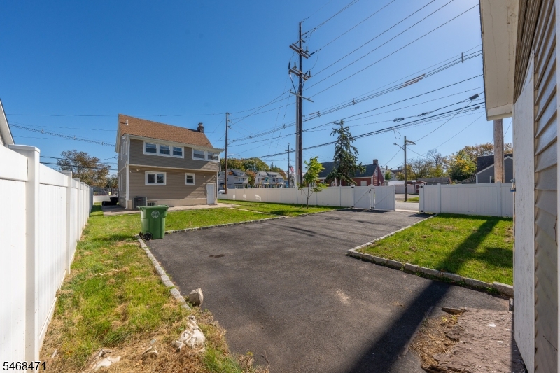 824 Chestnut Street Roselle NJ 07203