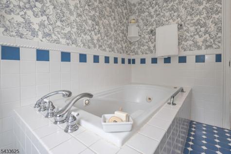 449 Stamets Road Holland NJ 08848