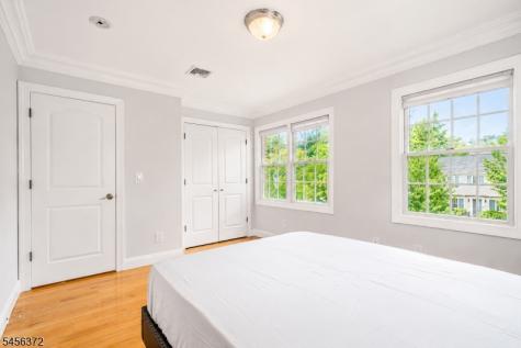 207 Stonehouse Road Bloomfield NJ 07028