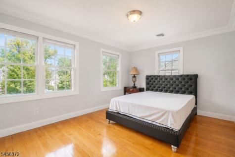207 Stonehouse Road Bloomfield NJ 07028
