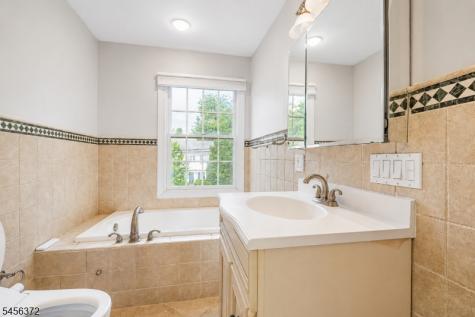 207 Stonehouse Road Bloomfield NJ 07028