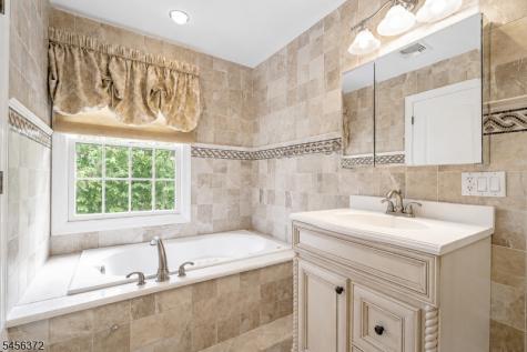 207 Stonehouse Road Bloomfield NJ 07028