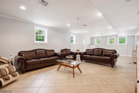 207 Stonehouse Road Bloomfield NJ 07028