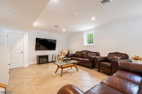 207 Stonehouse Road Bloomfield NJ 07028