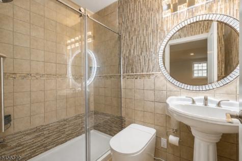 207 Stonehouse Road Bloomfield NJ 07028