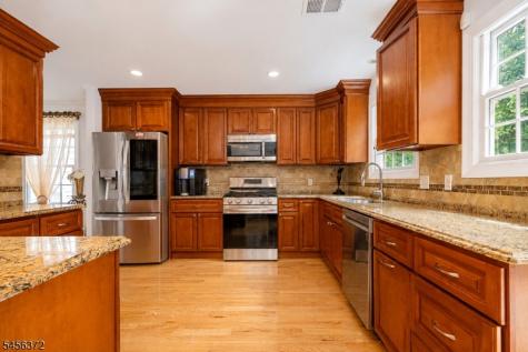 207 Stonehouse Road Bloomfield NJ 07028