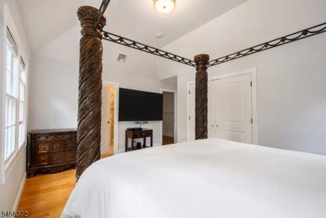 207 Stonehouse Road Bloomfield NJ 07028