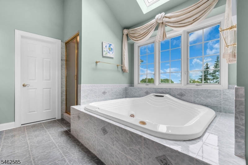 47 Rustic Trail Raritan NJ 08822