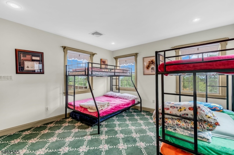 47 Rustic Trail Raritan NJ 08822