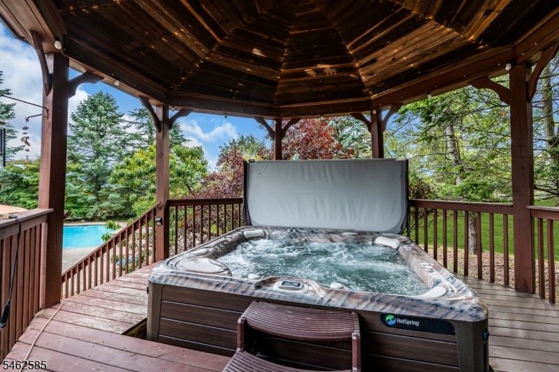 47 Rustic Trail Raritan NJ 08822