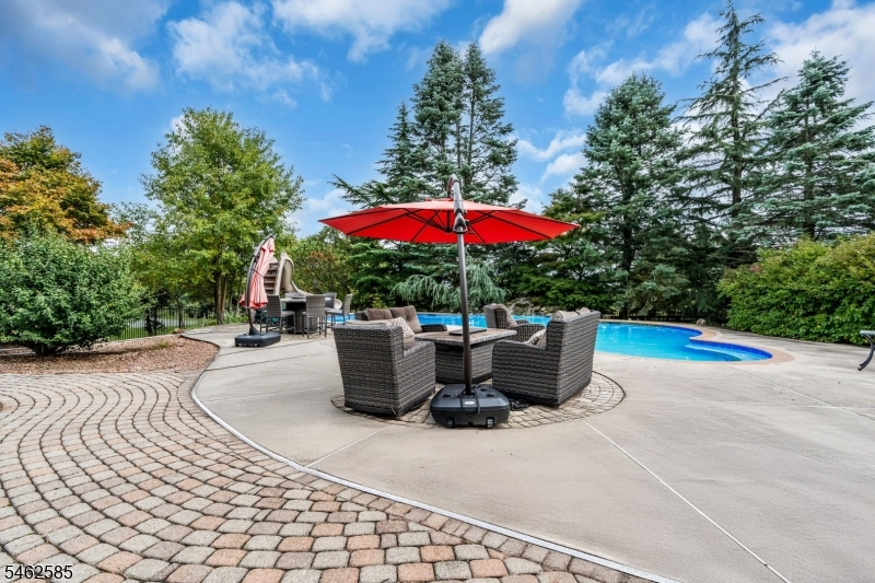 47 Rustic Trail Raritan NJ 08822