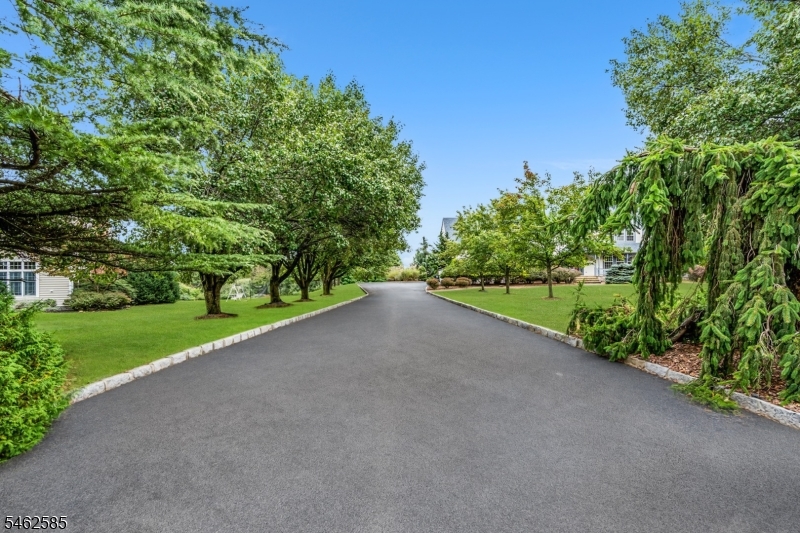 47 Rustic Trail Raritan NJ 08822