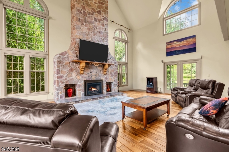 47 Rustic Trail Raritan NJ 08822