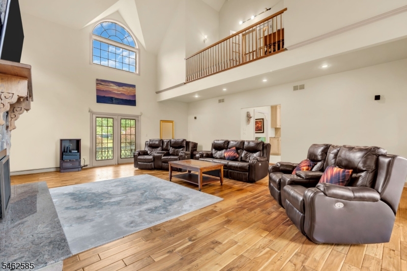 47 Rustic Trail Raritan NJ 08822
