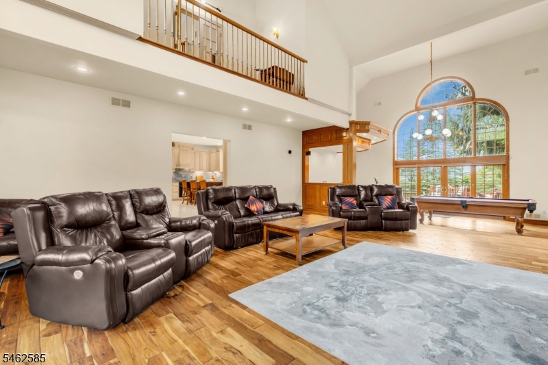 47 Rustic Trail Raritan NJ 08822