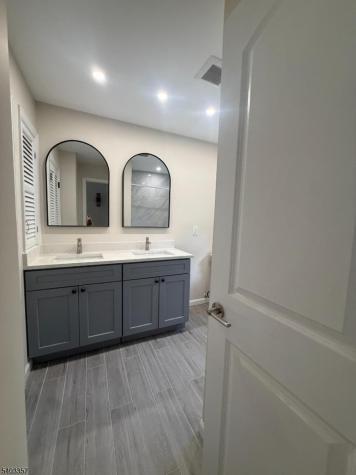 16 Sunset Trail Rockaway NJ 07866