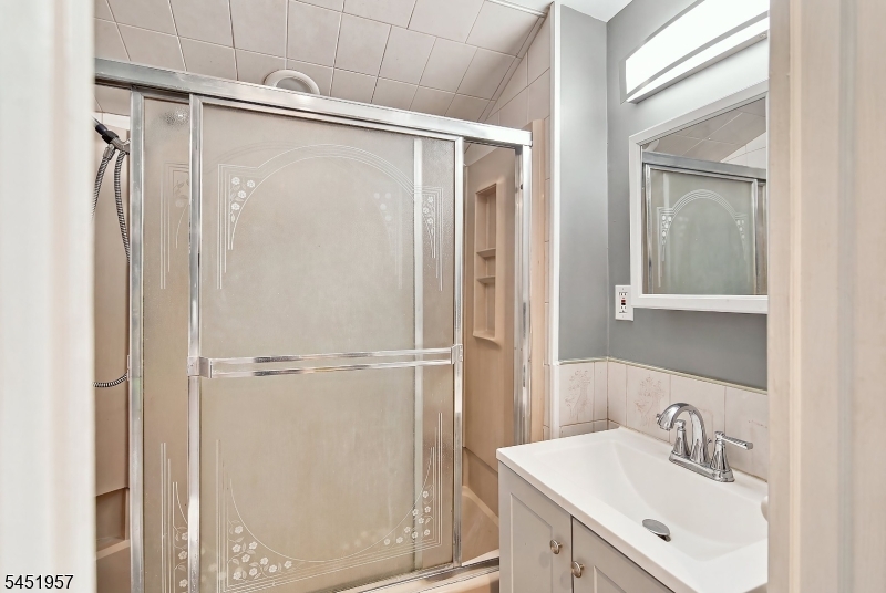 39 La France Avenue Bloomfield NJ 07003