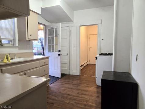 54 Stuyvesant Avenue Lyndhurst NJ 07071