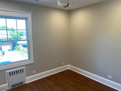 971 Virgil Avenue Ridgefield NJ 07657