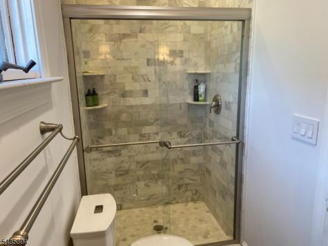 971 Virgil Avenue Ridgefield NJ 07657