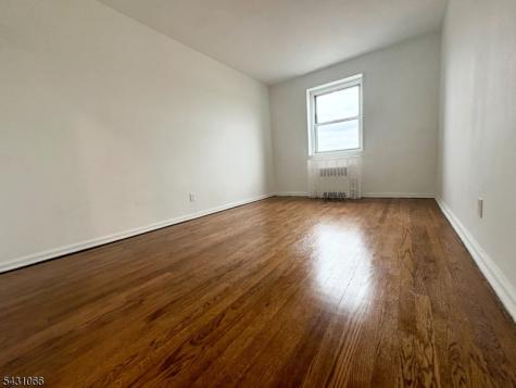 2205 N Central Road Fort Lee NJ 07024
