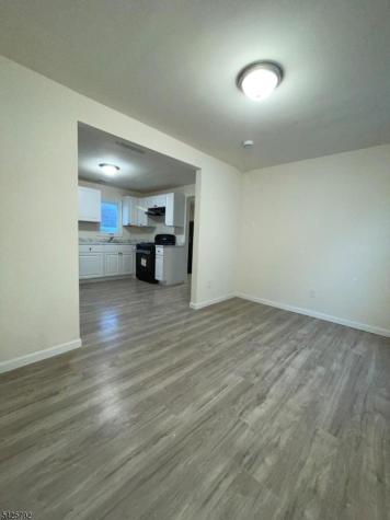 322 New Street Newark NJ 07103